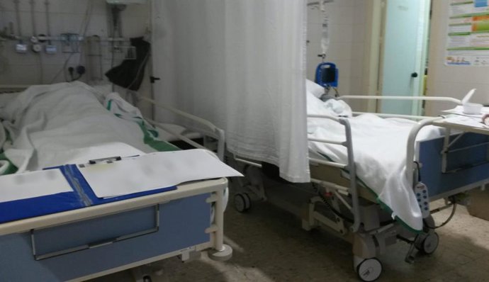 Camas Observación Urgencias Hospital Regional Málaga pacientes espera colapso de