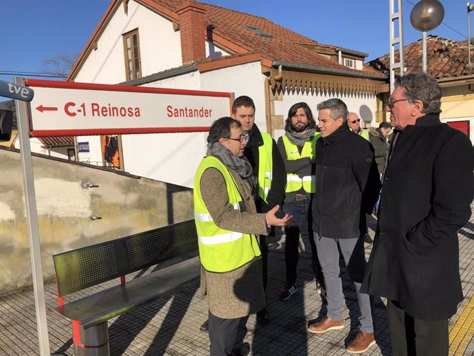 Zuloaga visita las obra de refuerzo y mejora de puentes sobre vía férrea