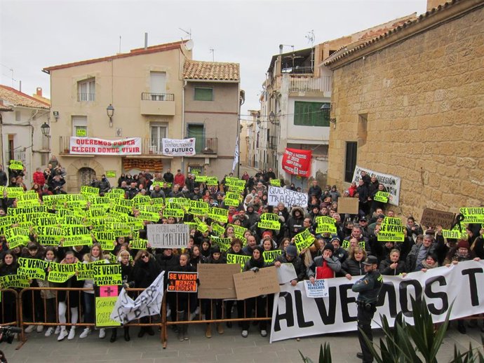 Protestas por el cierre de una central térmica y varias minas en localidad turol