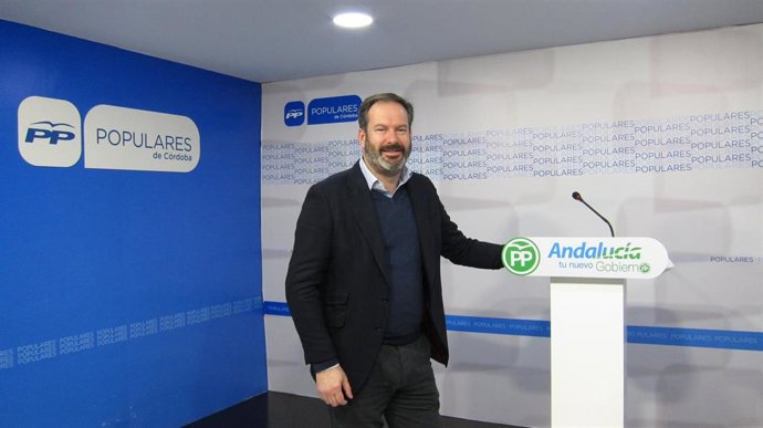 Adolfo Molina en la sede del PP de Córdoba