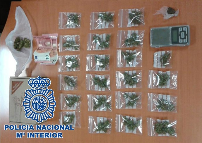 Nota De Prensa: Sorprendido 'In Fraganti' Vendiendo Droga En Cádiz