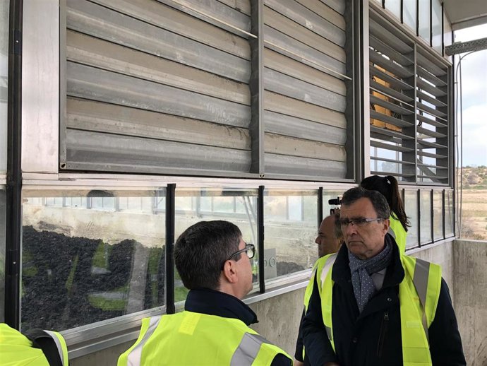 El alcalde José Ballesta visita el Centro de Tratamiento de Residuos de Cañada H