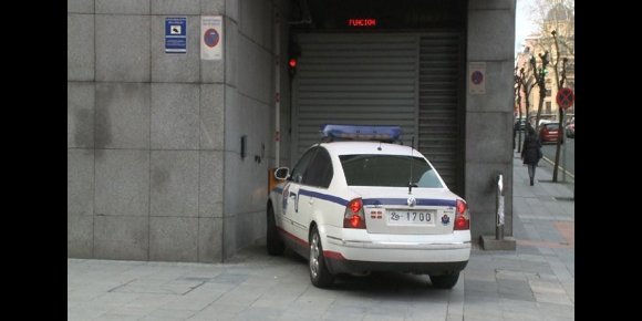 6. Detenido en Errenteria (Gipuzkoa) tras romper el cristal de un bar en el que iba a robar