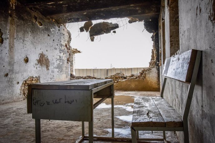 Escuela destruida por el conflicto en Afganistán