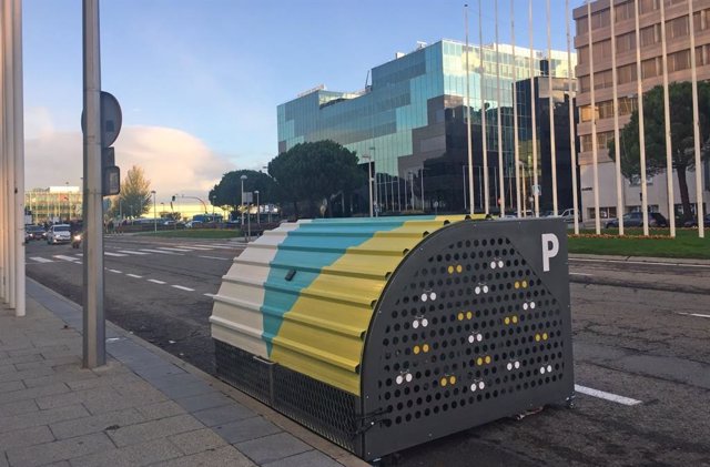 Inauguran el primer Bichichangar de Madrid, aparcamiento seguro para bicicletas