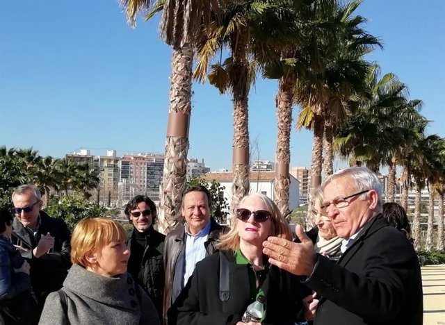 El alcalde Joan Ribó y la paisajista del Parque Central, Katryn Gustafson, en la