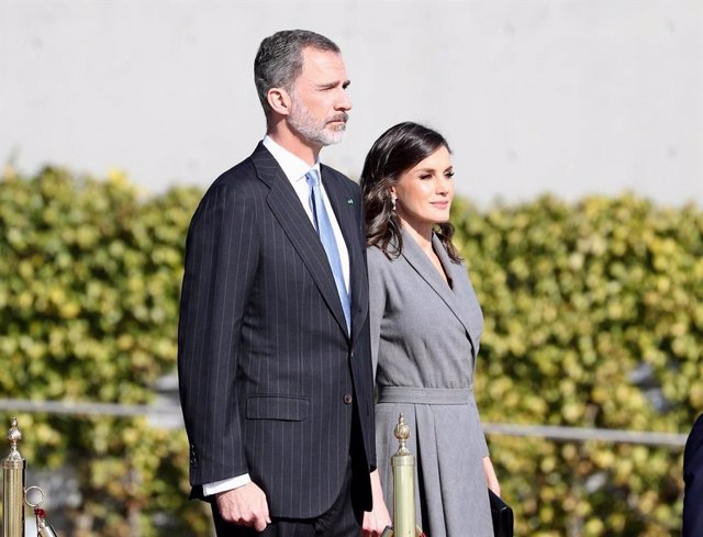 Los Reyes Felipe VI y Letizia parten hacia Marruecos en viaje oficial