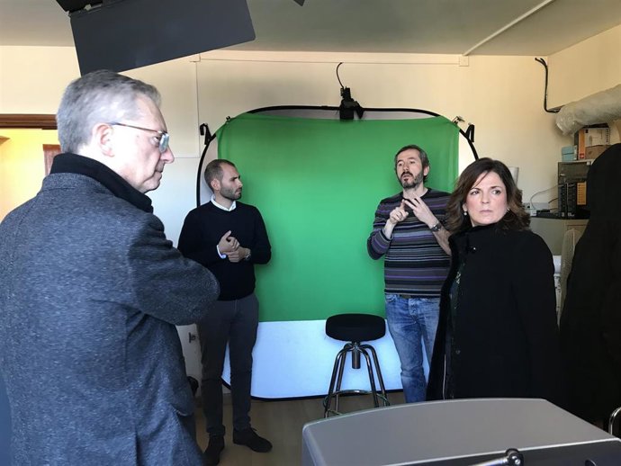 Artolazabal visita en Bilbao las oficinas de la Federación de Asociaciones de Pe