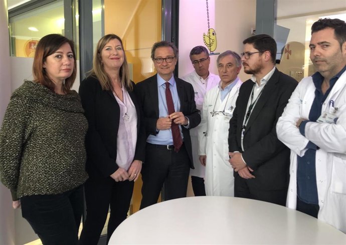 Armengol y Patricia Gómez en presentación habitaciones para niños con cáncer
