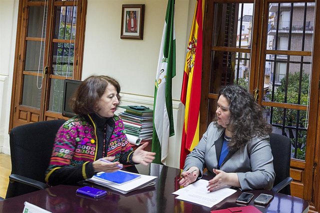 A la izquierda, Mar González