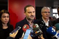 Ábalos no ve sentido a que Sánchez se presente a una moción de confianza y apunta a un adelanto electoral