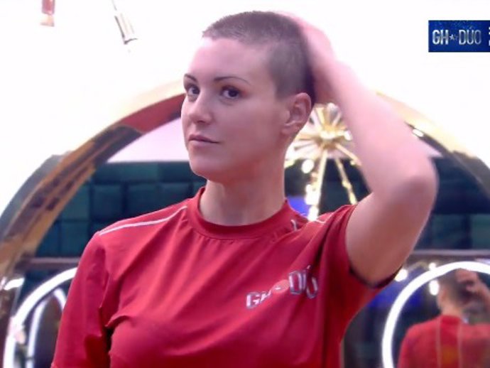 María Jesús Ruiz proclama su amor hacia Antonio Tejado rapándose la cabeza al ce