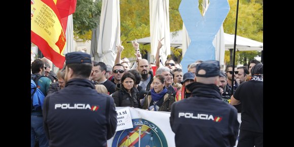 8. Policías y guardias civiles apremian a Interior para cobrar la equiparación salarial tras el rechazo de los PGE