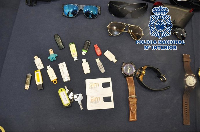 Nota De Prensa Y Foto "La Policía Nacional Detiene En Ronda (Málaga) A Una Parej