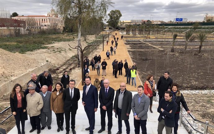 El alcalde José Ballesta inaugura el Jardín de la Alameda