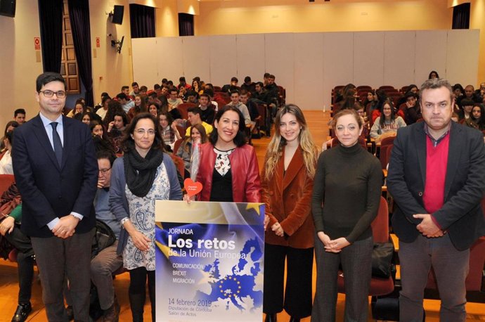 Pozuelo (centro) en la inauguración de la jornada