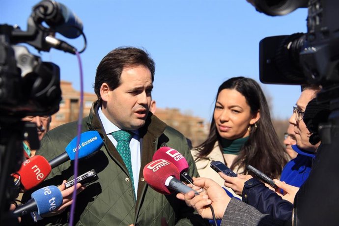 Pp Clm (Nota De Prensa Y Fotografías) Núñez Impulsará Una Ley Del Deporte Con Un