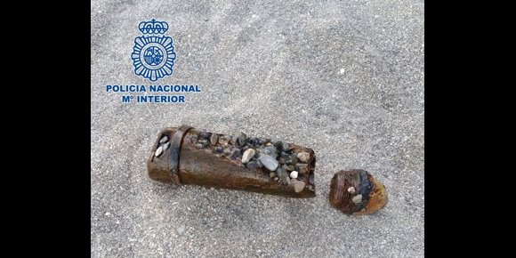10. Desactivado un proyectil de la Guerra Civil hallado en la playa de Carchuna, en Motril (Granada)