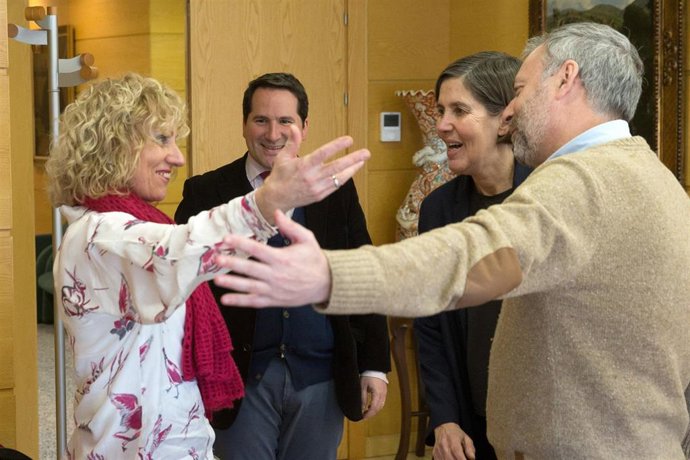 Eva Díaz Tezanos con la rectora de la UIMP, María Luz Morán, y su equipo