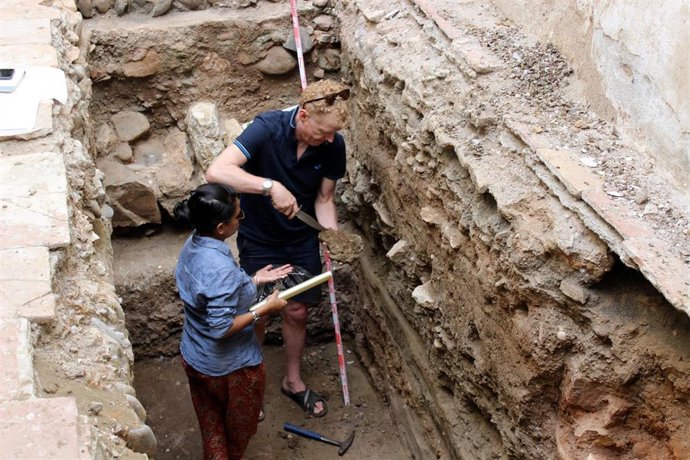 Excavaciones en Estepona para buscar restos sobre el maremoto del siglo IX