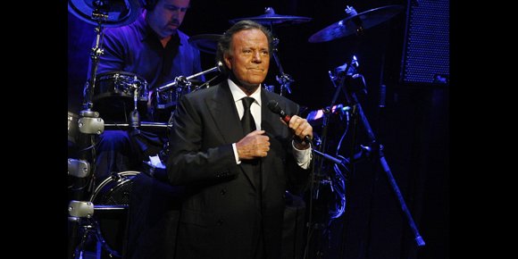 7. El presunto hijo valenciano de Julio Iglesias se somete a la prueba de ADN con su expadrastro pedida por el juzgado