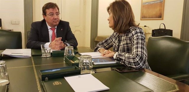 Guillermo Fernández Vara y Ana Botella, durante la reunión.