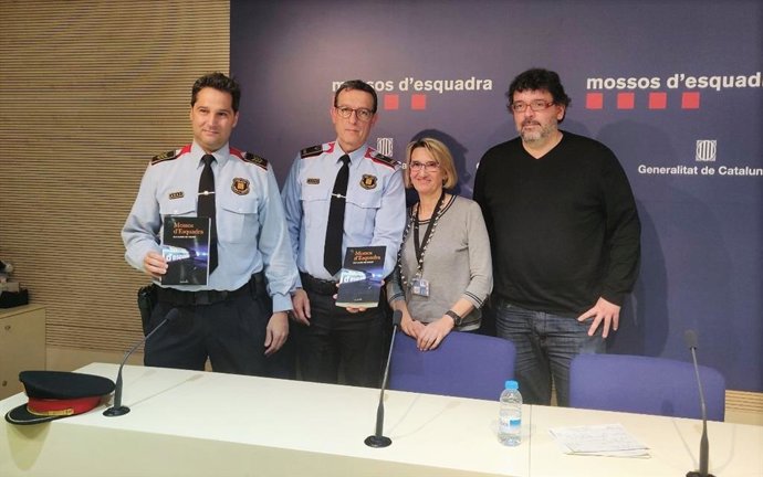 Presentación de un libro de relatos de Mossos d'Esquadra