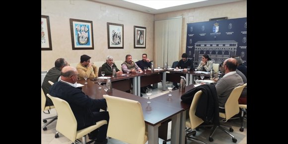 1. Unidad entre Ayuntamiento y comunidades de regantes en la defensa de la agricultura de Almonte