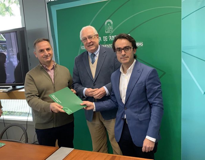 Reunión de la Junta con el sector del taxi.