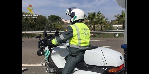 10. Cinco heridos, entre ellos una niña de dos años, en una colisión múltiple en Sevilla