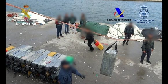 7. Once detenidos con 3.300 kilos de cocaína de una organización internacional que introducía la droga en España