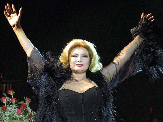 Rocío Jurado, más viva que nunca: defenderá el himno de la bandera blanca y verd