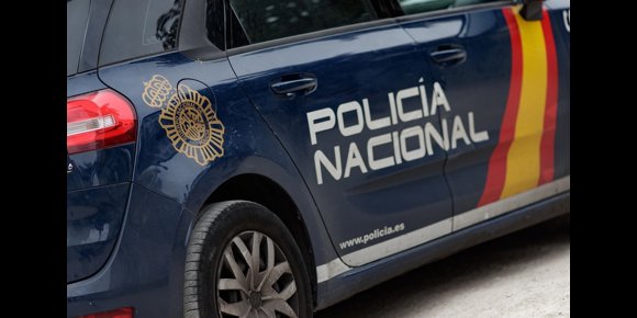 9. Detenido un turista por exhibirse y tocarse ante una menor en la piscina de un hotel de Playa del Inglés