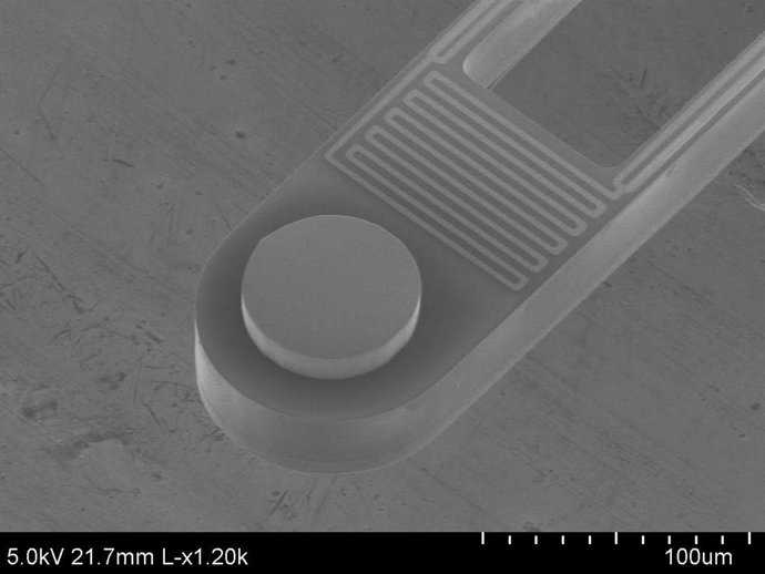 Calorímetro de 80 micrómetros