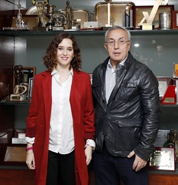 Isabel Díaz Ayuso (PP) con el presidente del COE, Alejandro Blanco