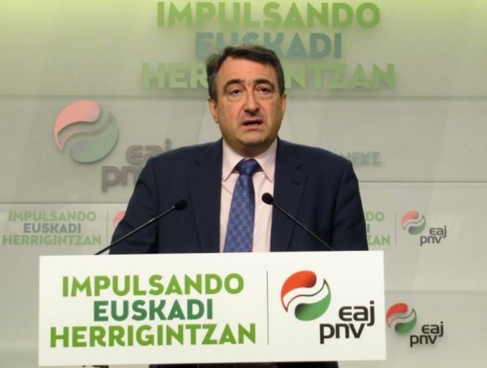 Aitor Esteban cree que el PNV será "decisivo y protagonista" en Madrid