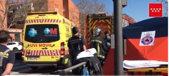 Muere una mujer de 72 años al ser arrollada por una furgoneta y quedar atrapada 