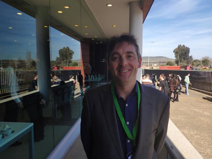 Tom Morgan en la jornada sobre Juventud y Europa en Mérida