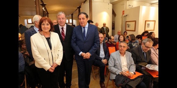 2. Sáez Aguado apoya un nuevo piso de acogida para familias de pacientes de enfermedades en el 25 aniversario de Alcles