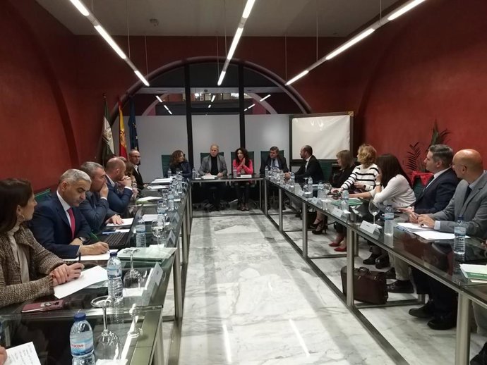 Imbroda y Ruiz abordan con los delegados el impulso de las líneas estratégicas d