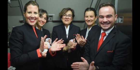 9. Iberia se suma al aplauso de la Fundación Juegaterapia como homenaje a los niños enfermos de cáncer