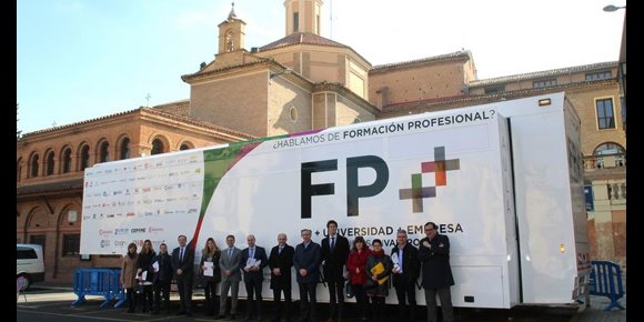 2. La FP++ y el Aula Móvil del Grupo San Valero viajan a Tarazona