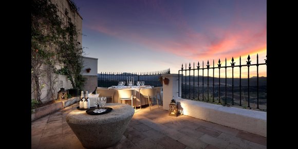 3. Abades Ronda (Málaga) conmemora este sábado San Valentín con una cena y sortea una noche de hotel en Sevilla o Granada