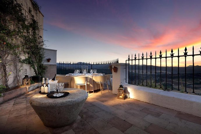 Una parte de la terraza del restaurante malagueño Abades Ronda