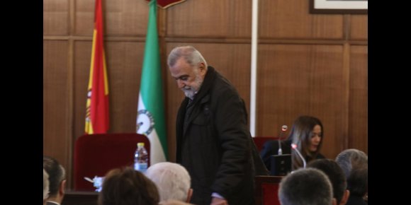 4. Abierto juicio oral por Fitonovo, que afecta a Torrijos, García, Peña, Gómez Lobo y Castaño