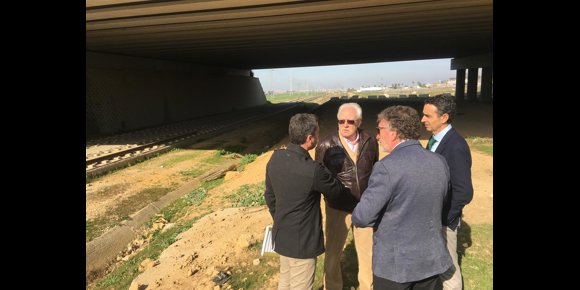5. La Junta estudiará el sistema de explotación del tranvía de Alcalá de Guadaíra y los daños causados por el vandalismo