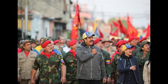 5. La UE discute el lunes cómo presionar a Maduro para que acepte elecciones y facilitar la entrada de ayuda