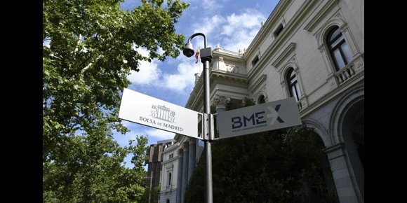 1. El Ibex 35 sube casi un 2% al cierre y gana un 3% en su mejor semana desde noviembre