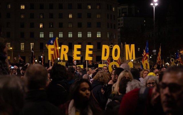 Concentración del martes en contra del juicio del 1-O en Barcelona