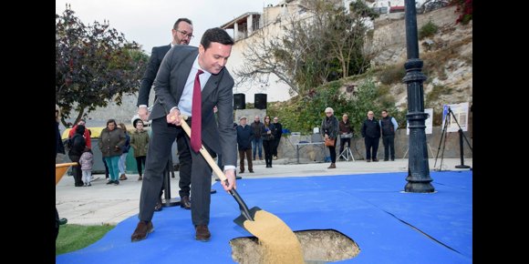 5. Arrancan las obras del nuevo espacio cultural multiusos de Bédar (Almería), financiado con Planes Provinciales